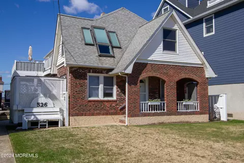 Exterior - 526 Ocean Ave, Sea Bright, NJ 07760 photo 3 of 16
