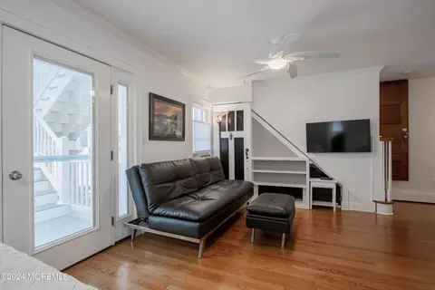 Living - 526 Ocean Ave, Sea Bright, NJ 07760 photo 7 of 11