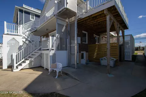 Exterior - 526 Ocean Ave, Sea Bright, NJ 07760 photo 12 of 16