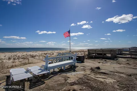 View/Area - 526 Ocean Ave, Sea Bright, NJ 07760 photo 2 of 9