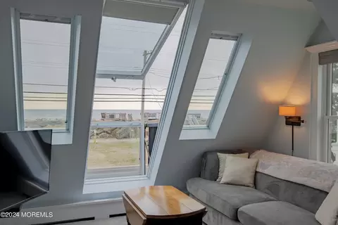 Living - 526 Ocean Ave, Sea Bright, NJ 07760 photo 11 of 11