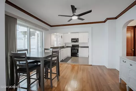 Kitchen - 526 Ocean Ave, Sea Bright, NJ 07760 photo 5 of 6