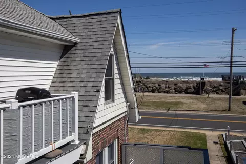 Exterior - 526 Ocean Ave, Sea Bright, NJ 07760 photo 11 of 16