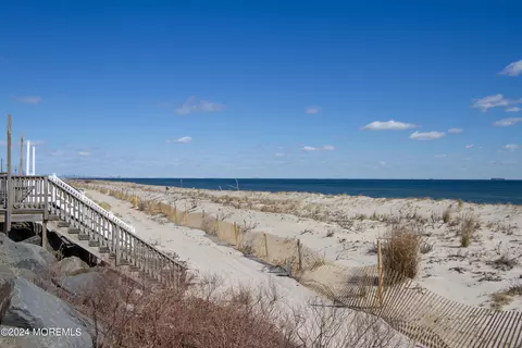 View/Area - 526 Ocean Ave, Sea Bright, NJ 07760 photo 3 of 9