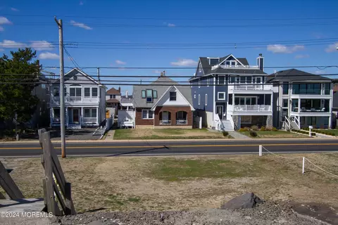 Exterior - 526 Ocean Ave, Sea Bright, NJ 07760 photo 8 of 16