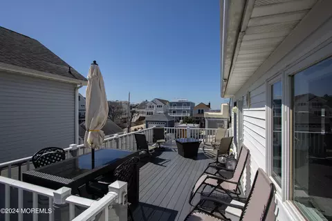 Exterior - 526 Ocean Ave, Sea Bright, NJ 07760 photo 10 of 16