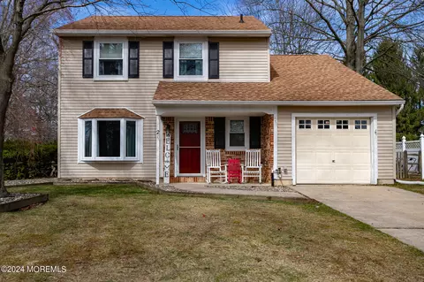 2 Mahogany Ct, Mount Holly, NJ 08060