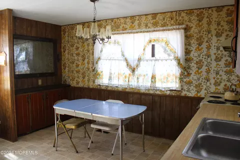Dining - 137 Mockingbird Way, Whiting, NJ 08759 photo 1 of 2
