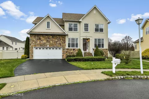 73 Violet Ct, Monroe, NJ 08831