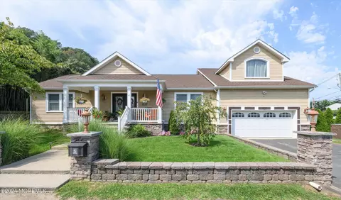 4 Marie Ave, Highlands, NJ 07732