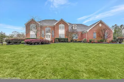 9 Shady Tree Ln, Colts Neck, NJ 07722