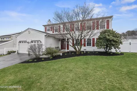 838 Pioneer Dr, Brick, NJ 08724