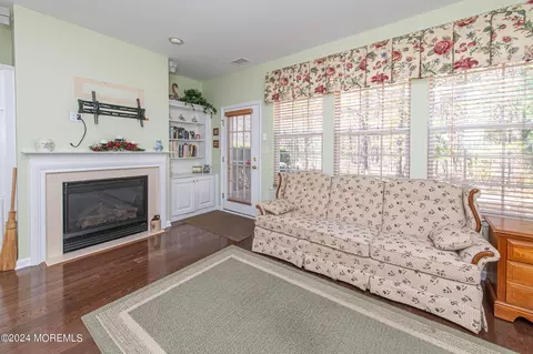 Living - 104 Marlow Dr, Jackson, NJ 08527 photo 2 of 2