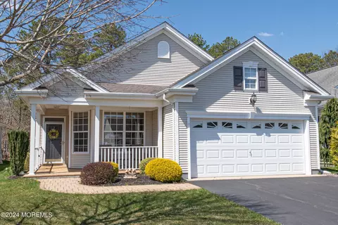 104 Marlow Dr, Jackson, NJ 08527