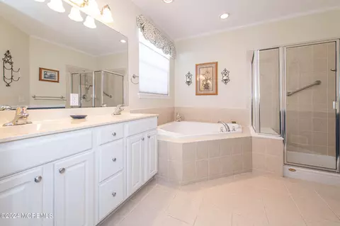 Bath - 104 Marlow Dr, Jackson, NJ 08527 photo 2 of 3