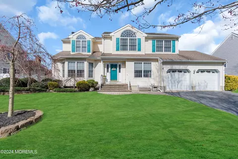 1140 Aster Dr, Toms River, NJ 08753