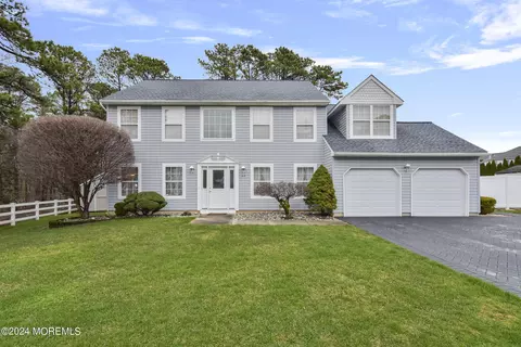 415 Vista Ct, Brick, NJ 08724