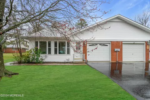 270 Aster Pl # A, Whiting, NJ 08759
