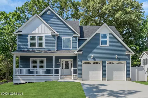 15 Garden Ave, Island Heights, NJ 08732