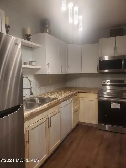 79 White St #C, Eatontown, NJ 07724
