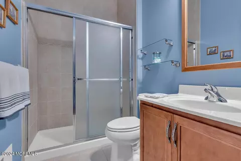 Bath - 26 Arborridge Dr, Forked River, NJ 08731 photo 3 of 4