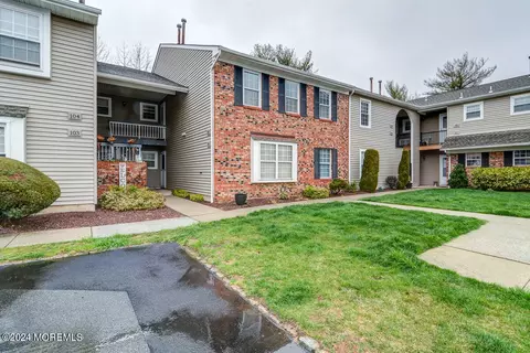 102 Neilly Ct #102, Old Bridge, NJ 08857