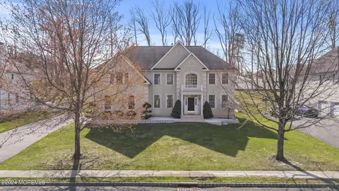 5 Monticello Ct, Morganville, NJ 07751