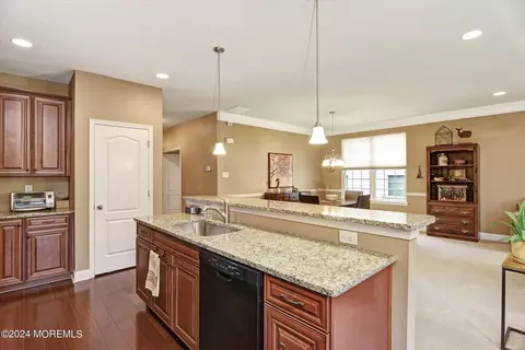 Kitchen - 37 Mason Dr, Jackson, NJ 08527 photo 4 of 6
