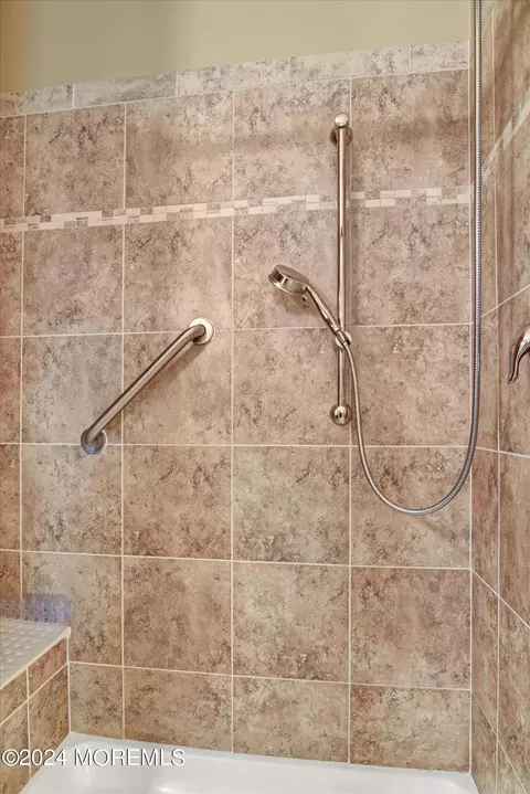 Bath - 37 Mason Dr, Jackson, NJ 08527 photo 6 of 6