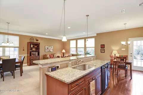 Kitchen - 37 Mason Dr, Jackson, NJ 08527 photo 5 of 6