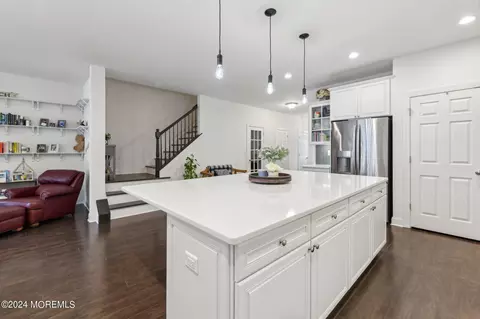 72 Lawley Dr #1202, Lincroft, NJ 07738