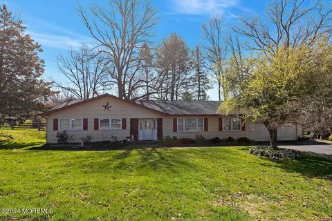 13 Duffield Dr, Ewing, NJ 08628