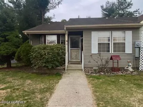 3 Berkeley St #A, Whiting, NJ 08759