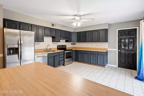 Kitchen - 875 Bowman Rd, Jackson, NJ 08527 photo 2 of 3