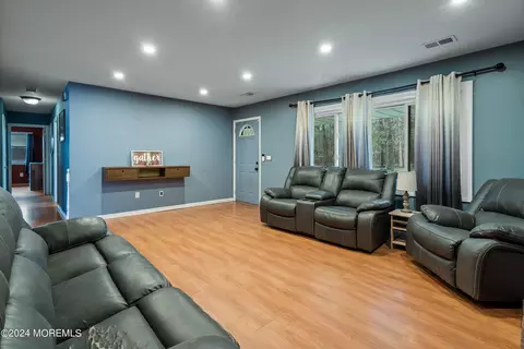 Living - 875 Bowman Rd, Jackson, NJ 08527 photo 2 of 4