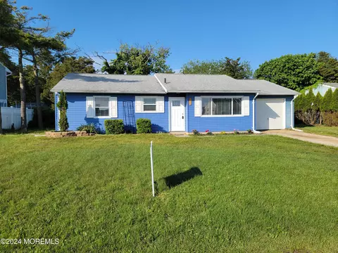 27 Beach Dr, Little Egg Harbor, NJ 08087