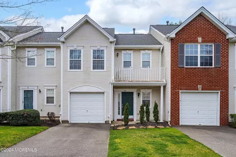 90 Wood Duck Ct #1000, Freehold, NJ 07728