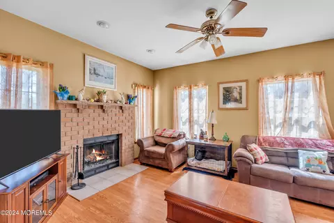Living - 451 Cobain Rd, Jackson, NJ 08527 photo 3 of 3
