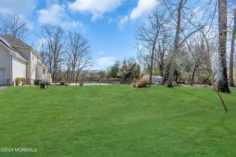 Exterior - 451 Cobain Rd, Jackson, NJ 08527 photo 5 of 9
