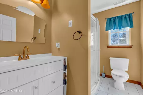 Bath - 451 Cobain Rd, Jackson, NJ 08527 photo 4 of 4
