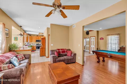 Living - 451 Cobain Rd, Jackson, NJ 08527 photo 2 of 3