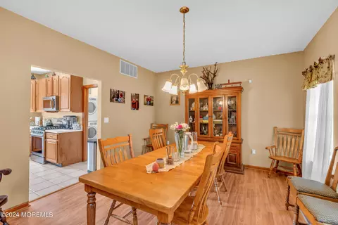 Dining - 451 Cobain Rd, Jackson, NJ 08527 photo 1 of 4