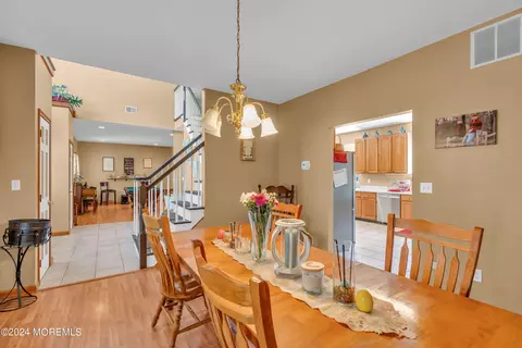 Dining - 451 Cobain Rd, Jackson, NJ 08527 photo 2 of 4
