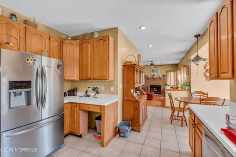 Kitchen - 451 Cobain Rd, Jackson, NJ 08527 photo 2 of 3
