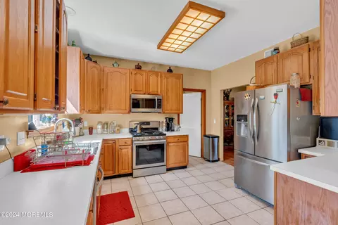 Kitchen - 451 Cobain Rd, Jackson, NJ 08527 photo 1 of 3