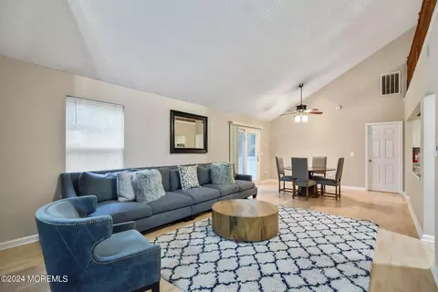 8 Boise Ct, Tinton Falls, NJ 07712