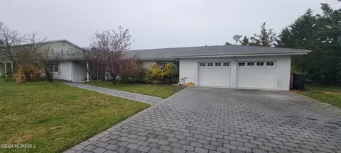 196 Manorside Dr, Brick, NJ 08724