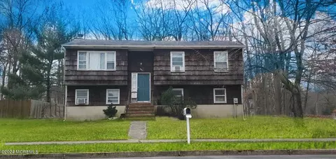 985 Claire Dr, Lakewood, NJ 08701