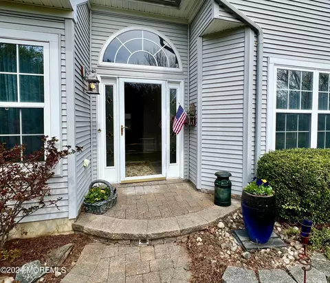 2 Avery Ct, Manchester, NJ 08759