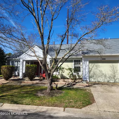 924 Liverpool Cir #C, Manchester, NJ 08759
